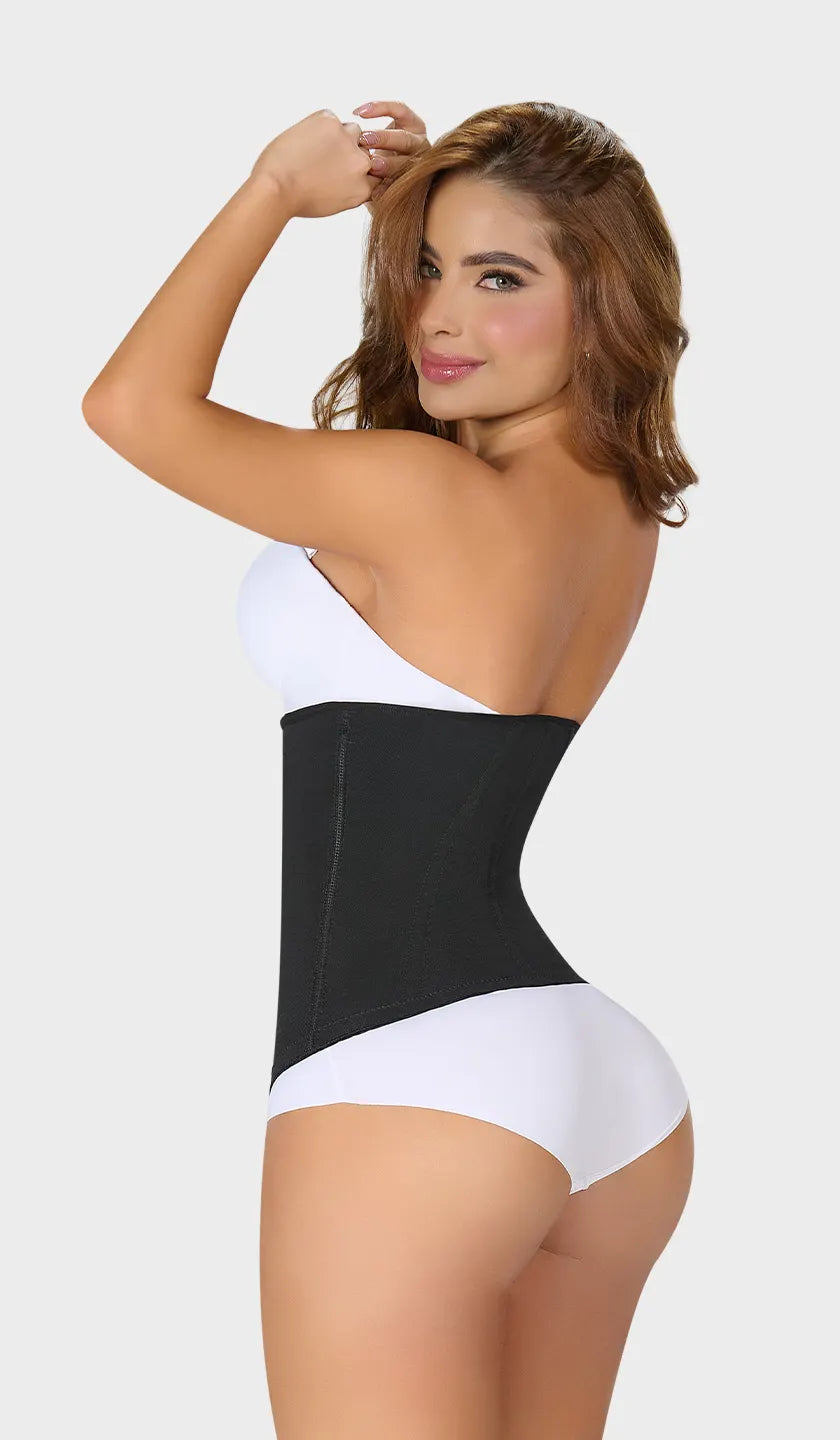 Cinturilla negra moldeadora colombiana strapless, varillas internas y silicón en contorno inferior. 4 niveles de ganchos para ajuste y definición perfecta. Ordena hoy, envío a todo México.
