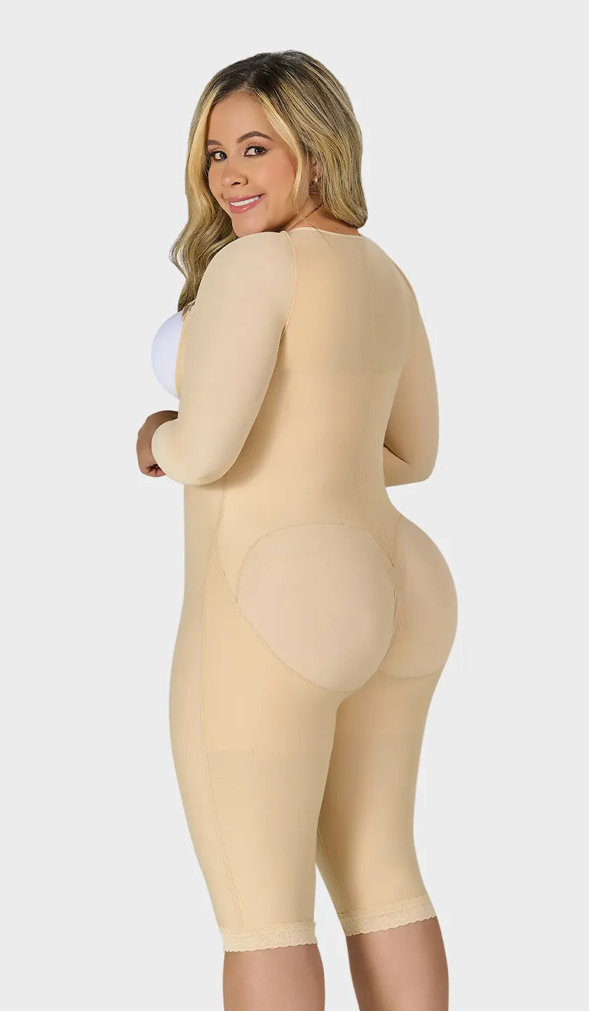Faja colombiana larga manga larga senos libres con refuerzo abdominal, tira estabilizadora removible y ganchos en 4 niveles. Cierre inferior y realce natural de glúteos. Envío a México.
