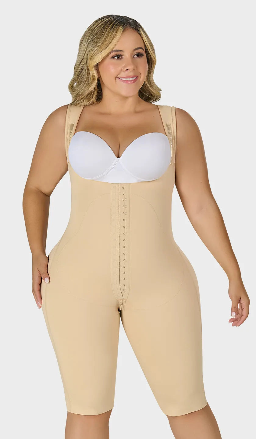 Faja beige colombiana larga flexy senos libres con refuerzo abdominal, tiras anchas ajustables y ganchos en 2 niveles. Cierre inferior y realce natural de glúteos. Envío a México.