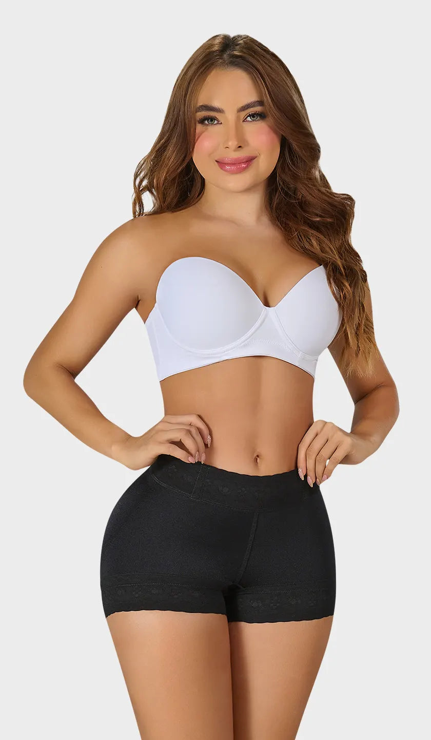 Short negro moldeador colombiano extracorto satinado, talle bajo con silicón en cintura y pierna. Define figura y realza glúteos de forma natural. Ordena hoy, envío a todo México.