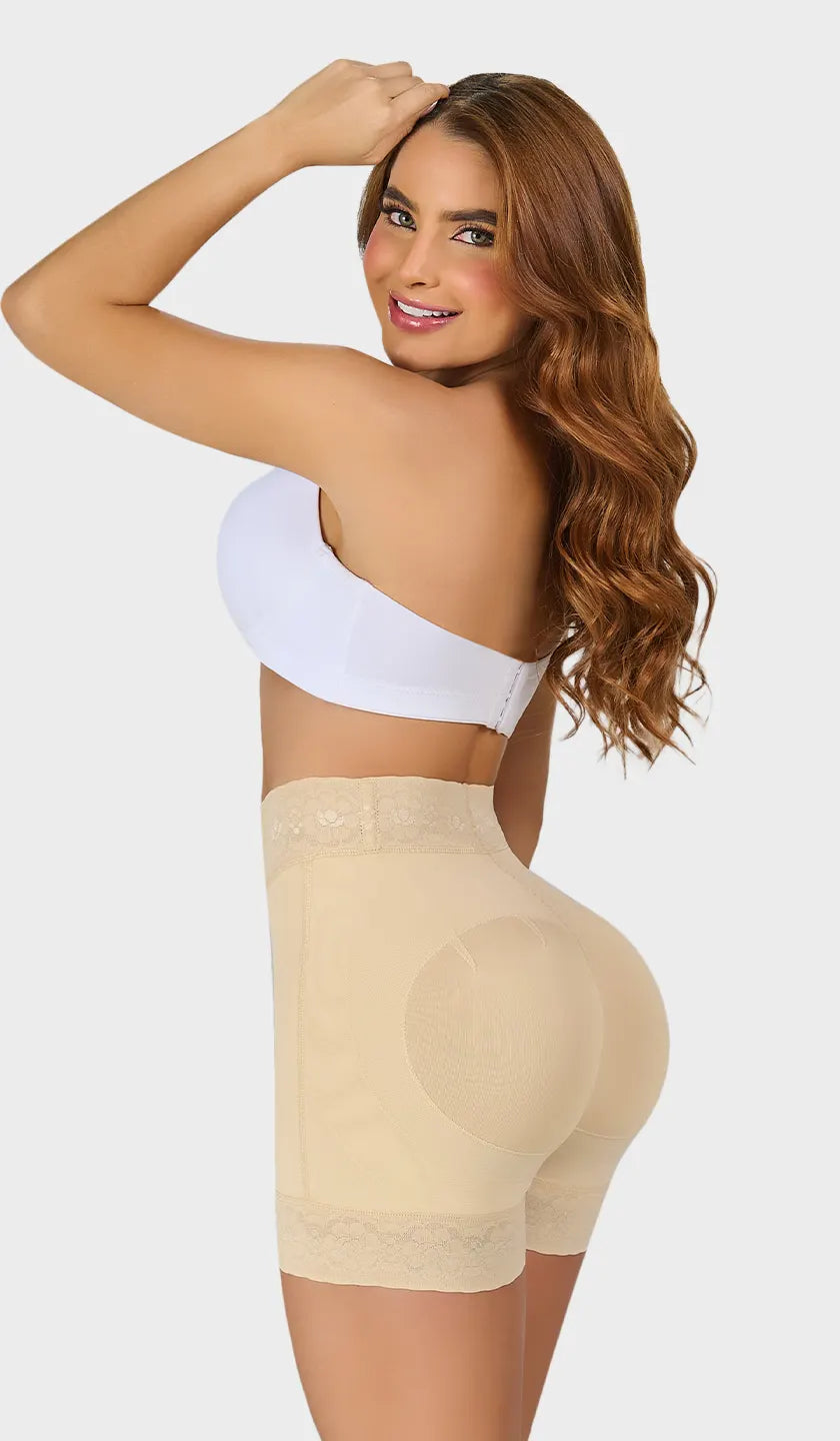 Short moldeador colombiano beige, talle alto con silicón en cintura y pierna. Define figura y realza glúteos de forma natural. Ordena hoy, envío a todo México.