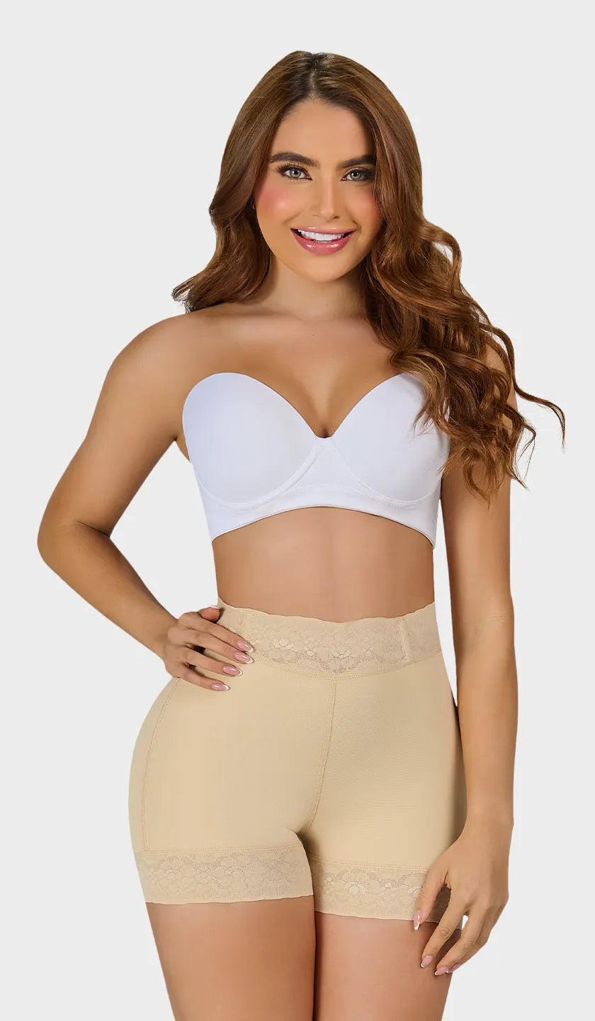 Short moldeador colombiano beige, talle alto con silicón en cintura y pierna. Define figura y realza glúteos de forma natural. Ordena hoy, envío a todo México.