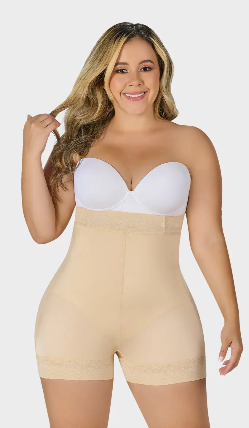 Short moldeador colombiano satinado con refuerzo abdominal y silicón en cintura y pierna. Talle extra alto y realce discreto de glúteos. Ordena hoy, envío a todo México. 